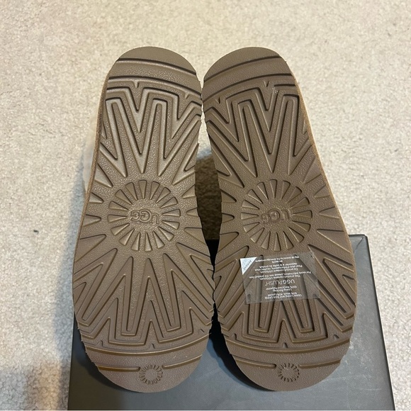 UGG Sarissa Short Boot in Chestnut Size 7 - Picture 8 of 12